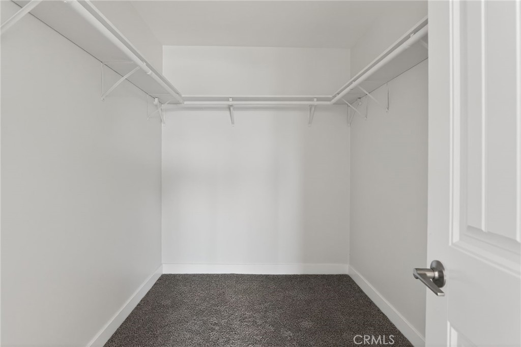https://media.crmls.org/medias/c48d01e6-1b4c-4322-b0c9-7560c4f450d7.jpg?preset=X-Large