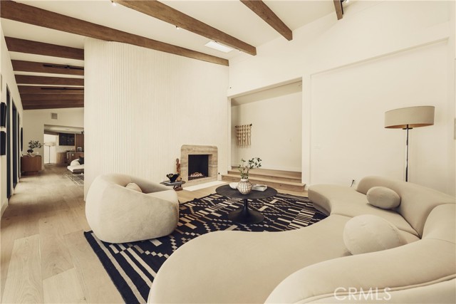4195 Alonzo Avenue, Encino CA: https://media.crmls.org/medias/c48dbff1-05e8-4f63-8472-e97c56f7dd2f.jpg