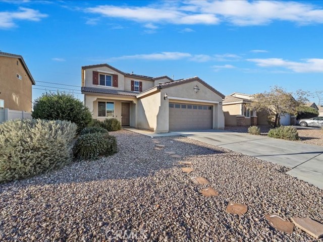 Detail Gallery Image 3 of 28 For 16764 Desert Lily, Victorville,  CA 92394 - 5 Beds | 2/1 Baths