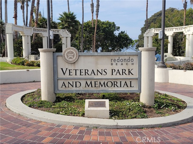 Veterans Park Enterance