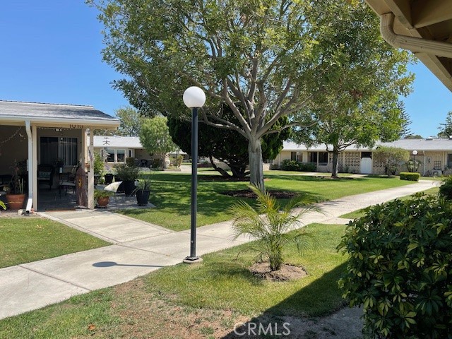 Detail Gallery Image 3 of 19 For 13601 Medinac Ln #72-C,  Seal Beach,  CA 90740 - 1 Beds | 1 Baths
