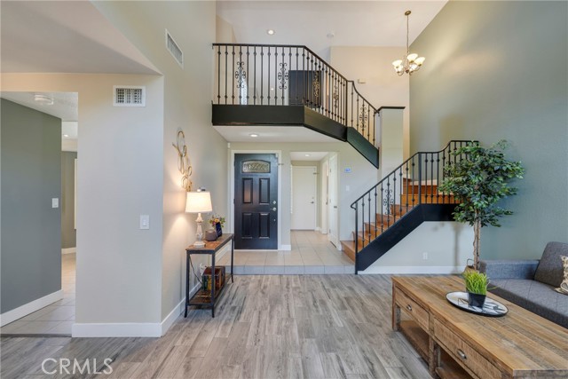 Detail Gallery Image 7 of 37 For 6060 East Summit Court, Anaheim Hills,  CA 92807 - 3 Beds | 2/1 Baths