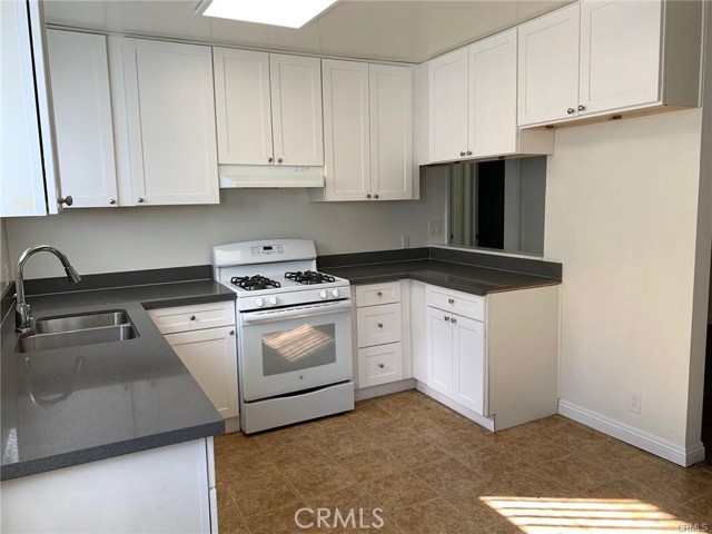 Detail Gallery Image 4 of 13 For 1908 Gardena Ave #10,  Glendale,  CA 91204 - 2 Beds | 1 Baths