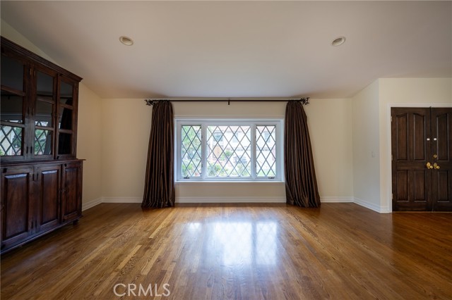Detail Gallery Image 11 of 46 For 18337 Chatham Ln, Porter Ranch,  CA 91326 - 4 Beds | 2/1 Baths