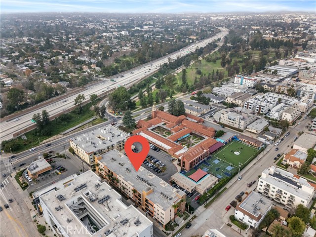 Detail Gallery Image 37 of 40 For 4821 Bakman Ave #206,  North Hollywood,  CA 91606 - 3 Beds | 2 Baths