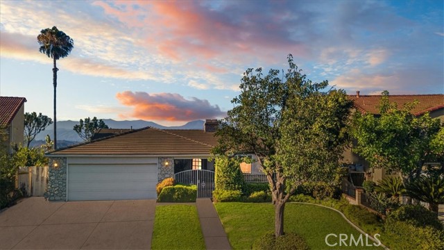 524 Topside Place, Diamond Bar CA: https://media.crmls.org/medias/c4918920-fd8a-4b63-ae02-5433c1d56fc8.jpg