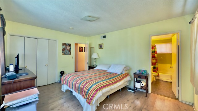Detail Gallery Image 22 of 34 For 9428 Noble Ave, North Hills,  CA 91343 - 4 Beds | 3 Baths