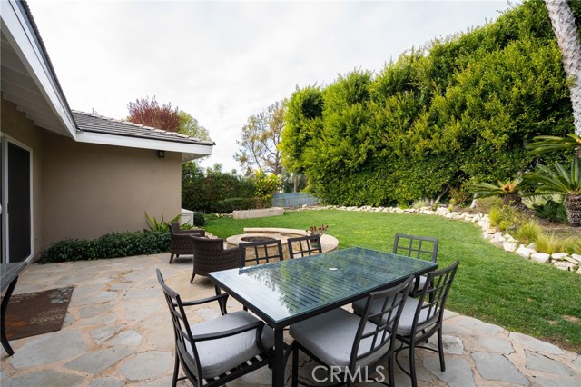825 Tyburn Road, Palos Verdes Estates CA: https://media.crmls.org/medias/c492693b-6a0b-40fc-9499-1b858c2d8f51.jpg
