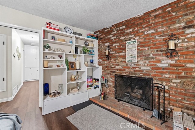 Detail Gallery Image 12 of 29 For 2066 Royalty, Pomona,  CA 91767 - 4 Beds | 2 Baths