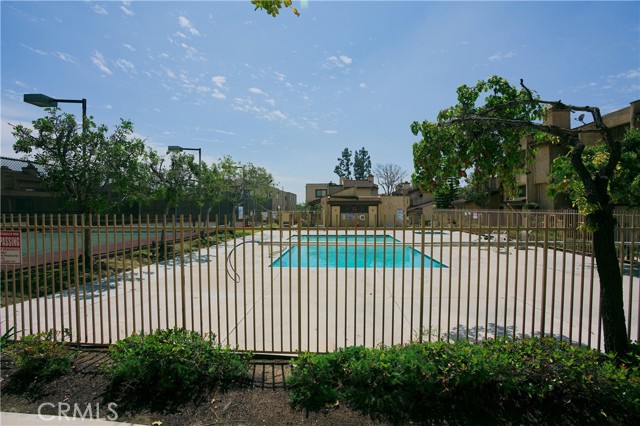 Detail Gallery Image 37 of 38 For 902 Michelle Ct #4,  Montebello,  CA 90640 - 3 Beds | 3 Baths