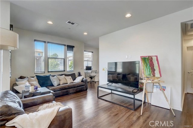 44 Hoya Street, Rancho Mission Viejo CA: https://media.crmls.org/medias/c4947f84-5ba8-403d-a217-8f5c9ff3a5f2.jpg