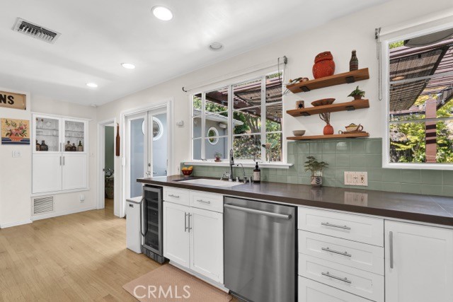2527 Canyon Drive, Los Angeles CA: https://media.crmls.org/medias/c494d025-70e8-4c73-a112-2e943c586d18.jpg