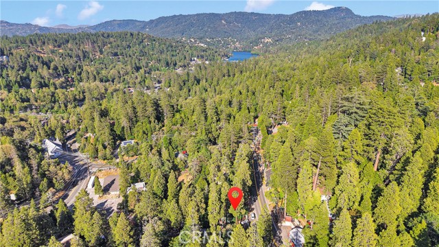 23550 Lake Drive, Crestline CA: https://media.crmls.org/medias/c494ee37-e19e-4392-a645-656f89e957f0.jpg
