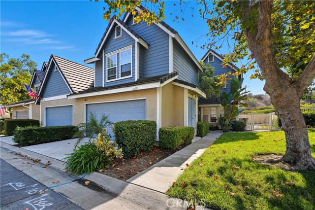 Detail Gallery Image 2 of 60 For 6070 E Summit, Anaheim Hills,  CA 92807 - 3 Beds | 3 Baths