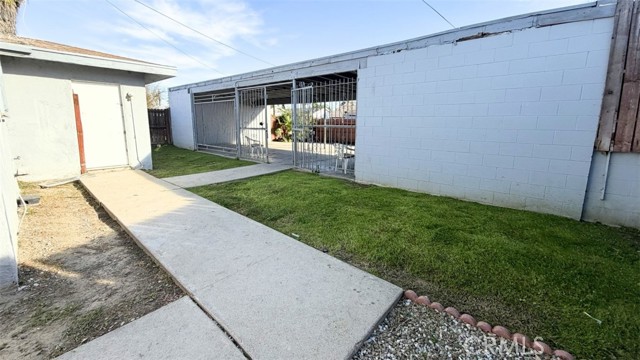 Detail Gallery Image 6 of 12 For 687 W 17th, San Bernardino,  CA 92405 - – Beds | – Baths