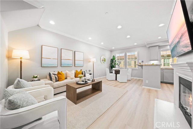 Detail Gallery Image 4 of 38 For 15212 Cambridge St, Tustin,  CA 92782 - 2 Beds | 2/1 Baths
