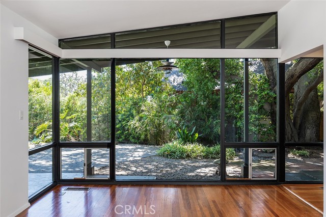 Detail Gallery Image 5 of 20 For 1947 Holliston Ave, Altadena,  CA 91001 - 2 Beds | 1 Baths