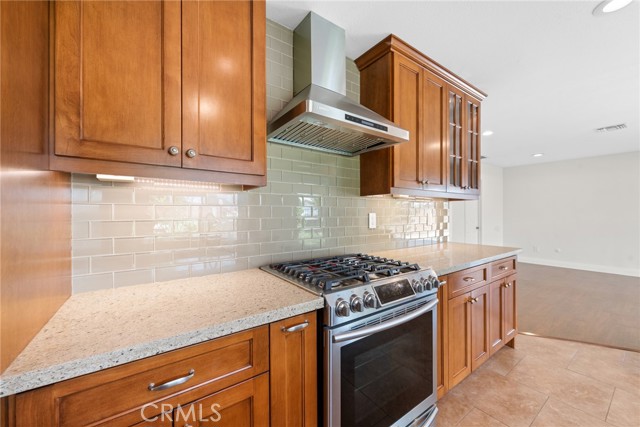 909 Brighton Way, Montebello CA: https://media.crmls.org/medias/c4975f72-ef6f-4c57-9074-2963d5321b88.jpg