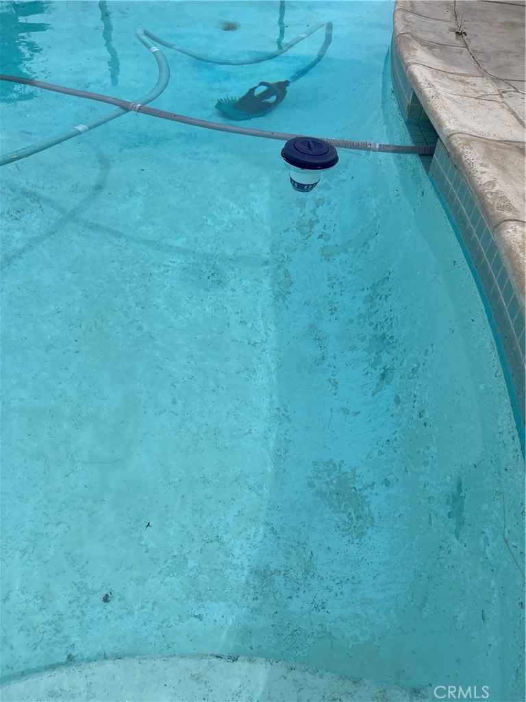 https://media.crmls.org/medias/c497a453-531c-40ab-89e3-9b92ecedcb7a.jpg?preset=X-Large