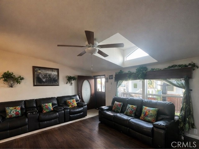 Detail Gallery Image 13 of 56 For 1616 S Euclid #91,  Anaheim,  CA 92802 - 5 Beds | 2 Baths
