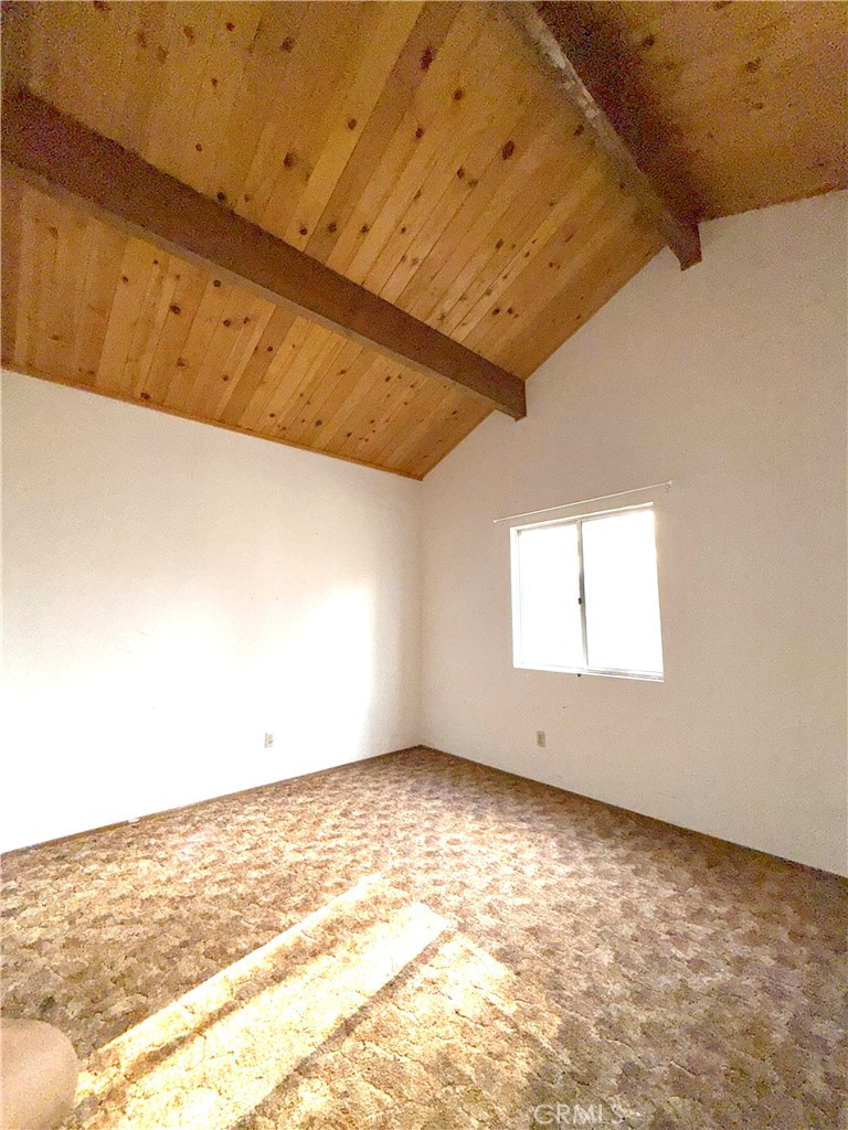 https://media.crmls.org/medias/c4988d98-5ddd-4033-94bb-05e50ad938e5.jpg?preset=X-Large