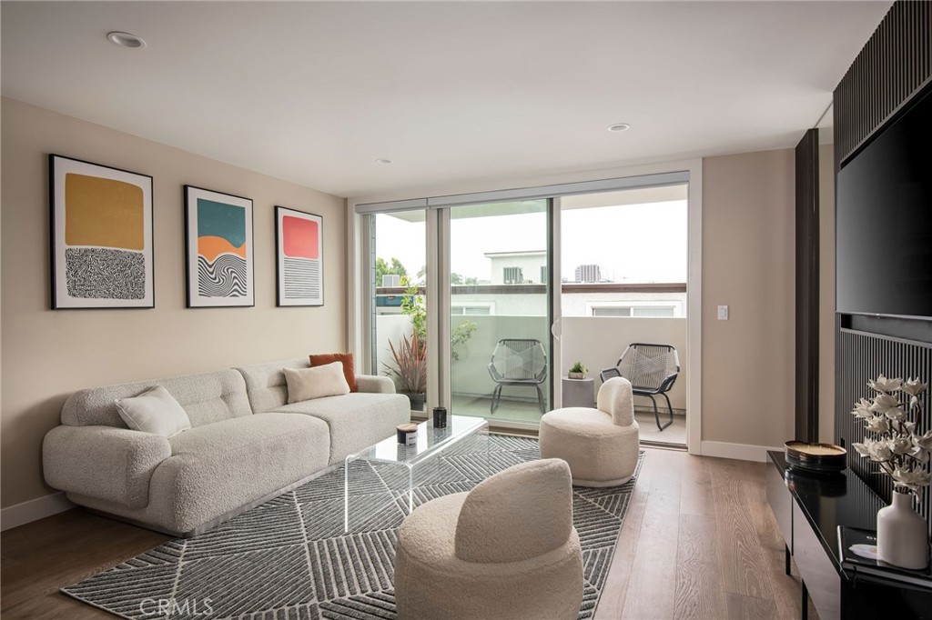 380 Cordova Street #305