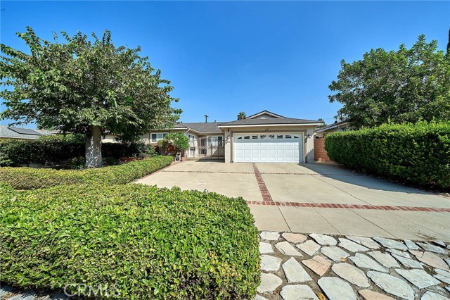 15945 Gledhill St, North Hills, CA 91343