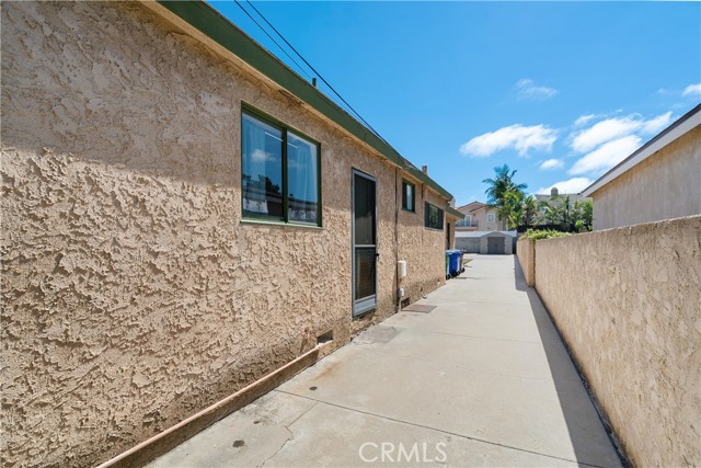 1612 11th St, Manhattan Beach, California 90266, 3 Bedrooms Bedrooms, ,1 BathroomBathrooms,Residential,Sold,11th St,SB22206583