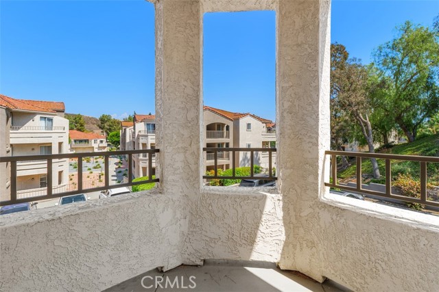 Detail Gallery Image 10 of 13 For 1980 Las Colinas Cir #208,  Corona,  CA 92879 - 2 Beds | 2 Baths
