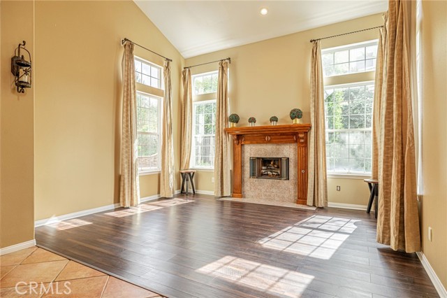 Detail Gallery Image 8 of 48 For 574 Oak Tree Ct, Simi Valley,  CA 93065 - 5 Beds | 4/1 Baths