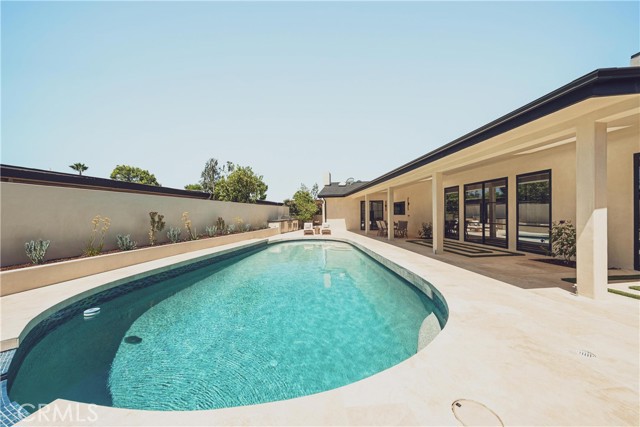 4195 Alonzo Avenue, Encino CA: https://media.crmls.org/medias/c49bf2e7-7918-4664-9998-b27f228b95fe.jpg