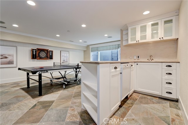 Detail Gallery Image 26 of 36 For 2603 Laurel Ave, Manhattan Beach,  CA 90266 - 5 Beds | 4/1 Baths