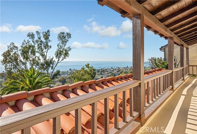 802 Rembrandt Drive, Laguna Beach CA: https://media.crmls.org/medias/c49cc386-15be-408b-b911-8ea9d60f95d0.jpg