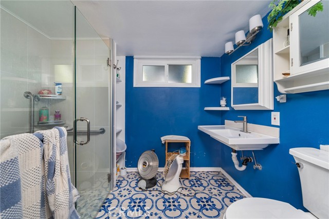 12852 Fairhaven, Santa Ana CA: https://media.crmls.org/medias/c49cffc7-7f53-4e6c-8620-dc67553e45e7.jpg