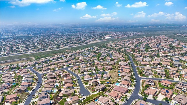 12729 Indian Ocean Drive, Etiwanda CA: https://media.crmls.org/medias/c49d0990-7bb0-435f-acee-3735fc4f3c4f.jpg