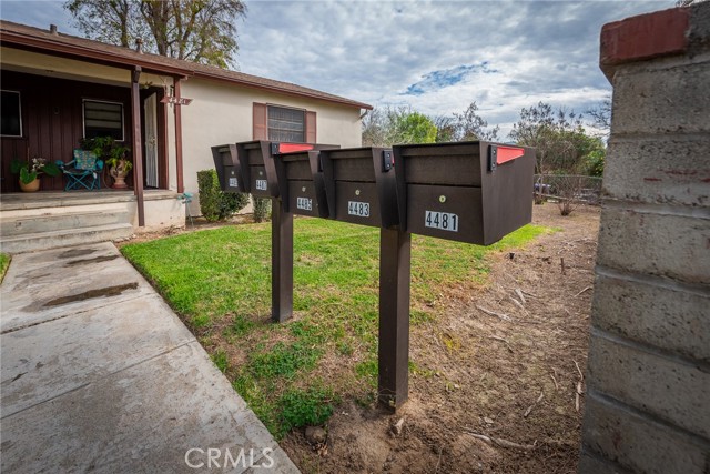 Detail Gallery Image 4 of 48 For 4481 13th St, Riverside,  CA 92501 - – Beds | – Baths