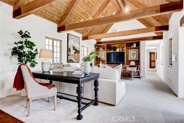 2917 N Poinsettia Avenue, Manhattan Beach CA: https://media.crmls.org/medias/c49e1e92-f8d9-4ea4-8096-92f378483e35.jpg