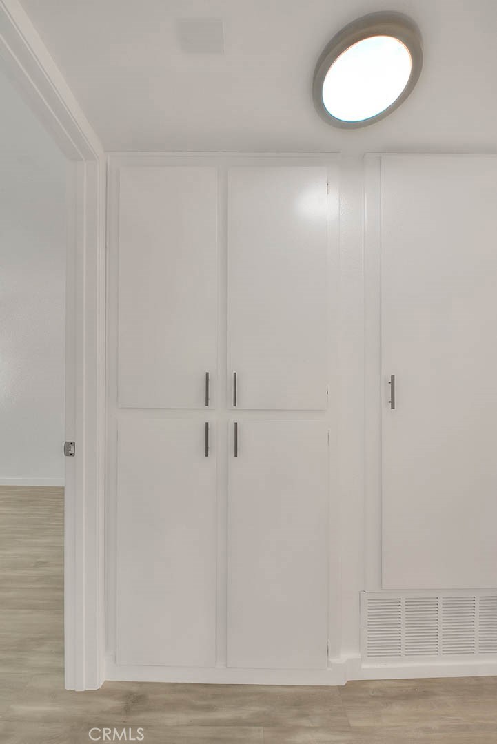 https://media.crmls.org/medias/c49e447b-f71e-49a5-9422-2f53c91d044c.jpg?preset=X-Large