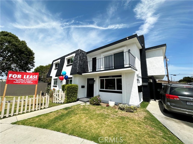 17372 Dairyview Circle, Huntington Beach CA: https://media.crmls.org/medias/c49e5907-28d2-492a-aaf7-559c581247be.jpg