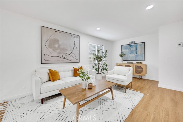 Front Image Thumbnail for CRWS26025986