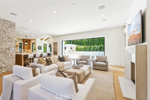 2001 Port Ramsgate Place, Newport Beach CA: https://media.crmls.org/medias/c49eff8f-8369-47e1-874d-655794262745.jpg