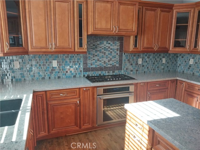 Detail Gallery Image 3 of 18 For 935 Redtail Dr, Corona,  CA 92879 - 4 Beds | 2/1 Baths
