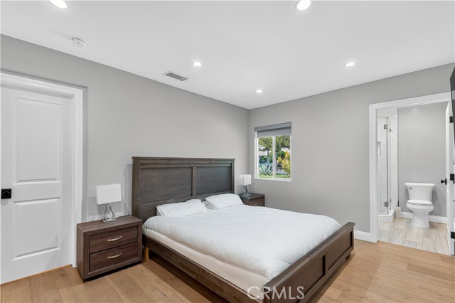 5274 Crebs Avenue, Tarzana CA: https://media.crmls.org/medias/c4a0f8d9-7fe3-41f4-9c85-70723a6c60b5.jpg