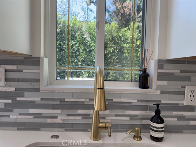 Detail Gallery Image 6 of 22 For 15159 La Maida St #B,  Sherman Oaks,  CA 91403 - 1 Beds | 1 Baths