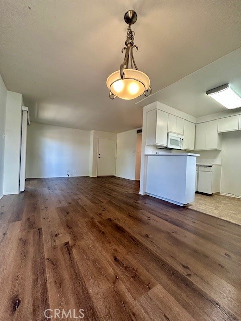 Detail Gallery Image 9 of 32 For 5821 Sylmar Ave #4,  Van Nuys,  CA 91401 - 2 Beds | 2 Baths