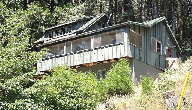 Detail Gallery Image 1 of 12 For 435 Blue Jay Canyon Rd, Blue Jay,  CA 92317 - 3 Beds | 1 Baths