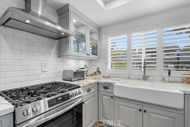 Detail Gallery Image 2 of 39 For 8435 Columbus Ave #10,  North Hills,  CA 91343 - 3 Beds | 2/1 Baths