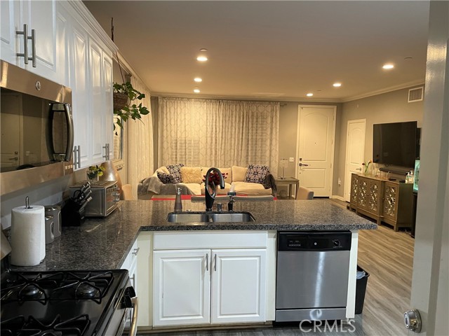 186 Rose Arch, Irvine CA: https://media.crmls.org/medias/c4a18b7b-7f61-4046-b7cd-ec4c17f2cf84.jpg
