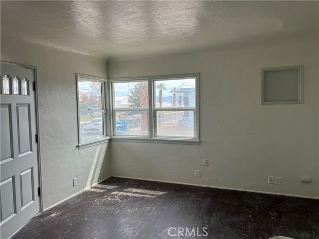 1709 Washington Street, Needles CA: https://media.crmls.org/medias/c4a1d63a-2e3e-44e9-b245-73f539c1c1be.jpg