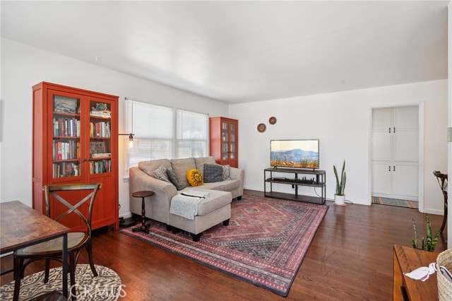 3700 W 147th Street, Hawthorne CA: https://media.crmls.org/medias/c4a2207b-3960-4241-8425-1dbc0f91852e.jpg
